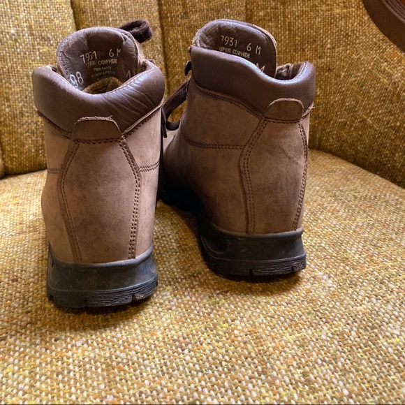 VASQUE hiking backpacking all leather gore-tex boots, size 6M - Picture 3 of 8